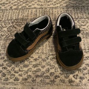 Size 8T Houndstooth Vans.